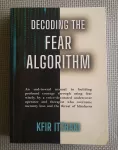 Kniha Decoding the fear algorithm